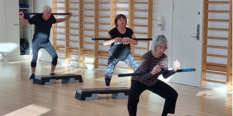 Seniorsport Nordsjælland  - Padel og Pilates og AquaFitness og Dans og Bordtennis og Cirkeltræning og Fitness og Pickleball og Styrketræning og Gymnastik og Qi Gong og Zumba og Multisport og Yoga og Motionsgymnastik i Hørsholm
