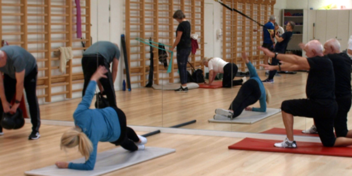 Seniorsport Nordsjælland  - Padel og Pilates og AquaFitness og Dans og Bordtennis og Cirkeltræning og Fitness og Pickleball og Styrketræning og Gymnastik og Qi Gong og Zumba og Multisport og Yoga og Motionsgymnastik i Hørsholm