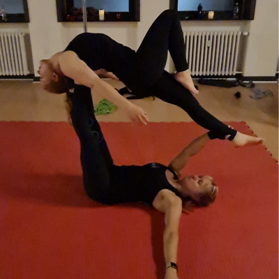 sexy-pole-dance-1648541382
