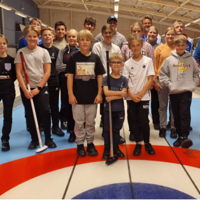 Curling for juniorer / nybegyndere (10 - 21 år) tryout image