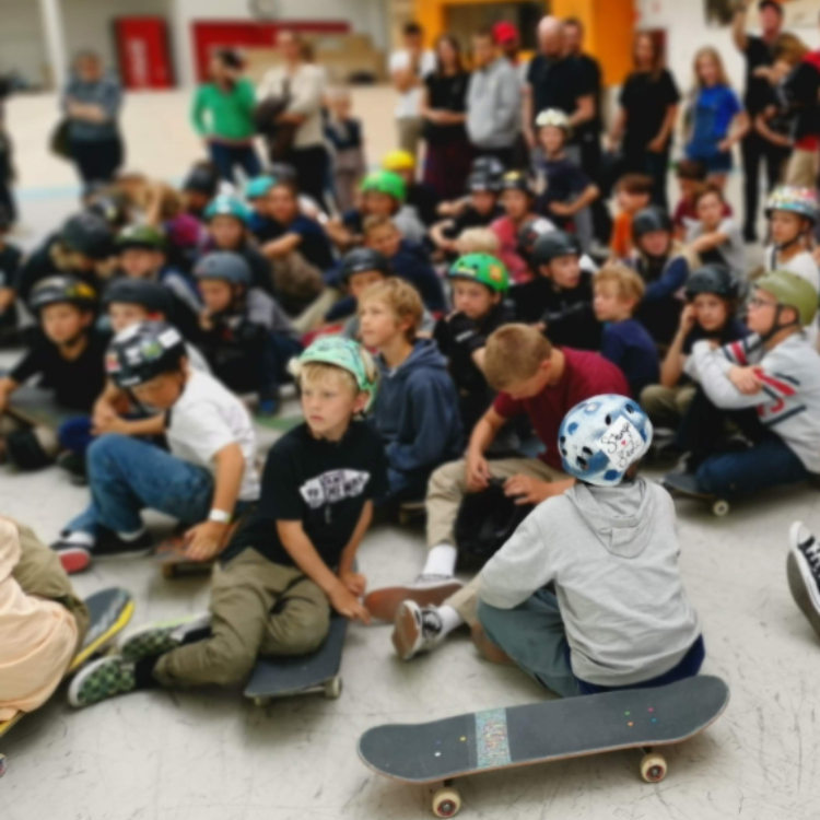 Skateboard børn og forældre Fælled Skatepark FS63 tryout image