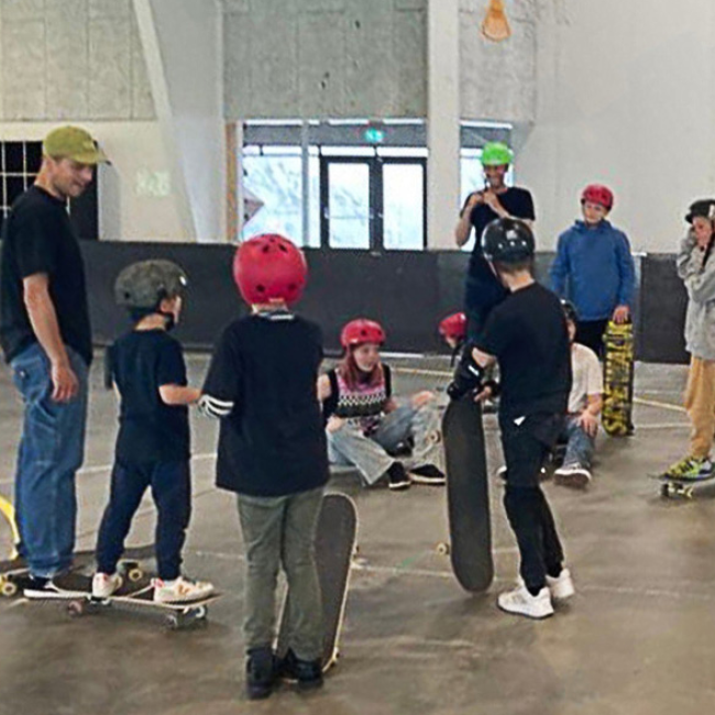 Skateboarding til begynder (7-10 år) Ørestad ØS21 tryout image