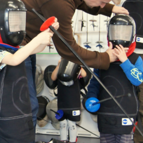 Familie fægtning tryout image