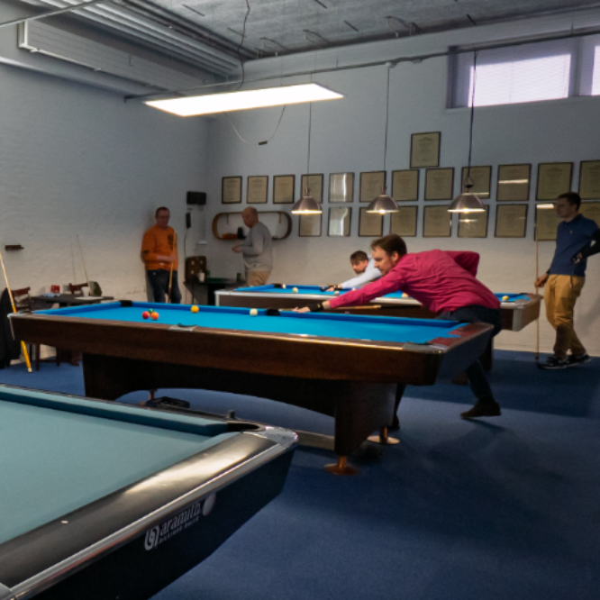 Poolinstruktion og hygge tryout image