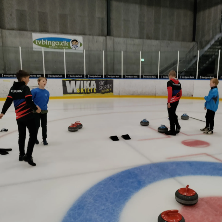 Curling juniortræning tryout image