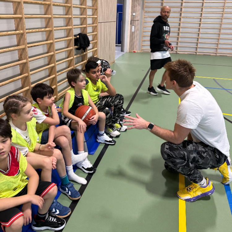 Interesseret i basketball efter sommer