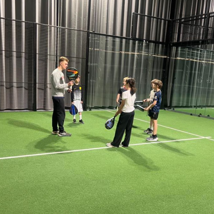 Padeltræning 11-13år (Alle Niveauer) tryout image