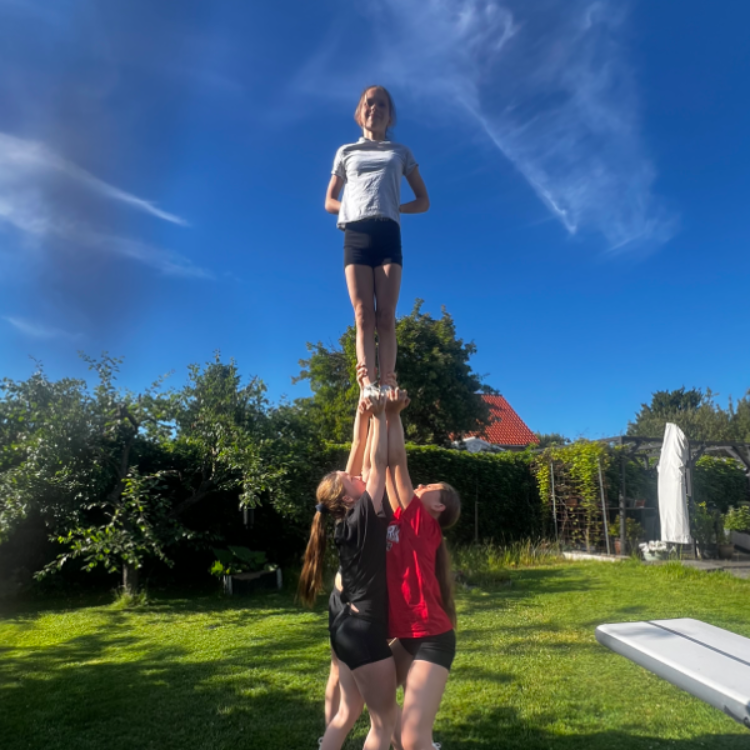 Cheerleading for begynder (Purple) - Herlev tryout image