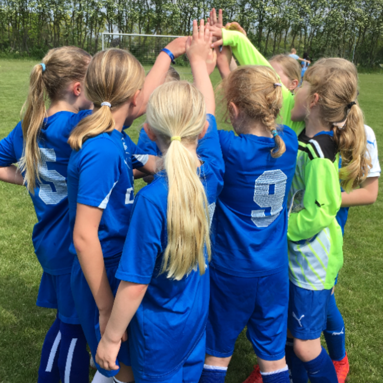 Udendørs fodbold for piger årgang 2014 og 2015 tryout image