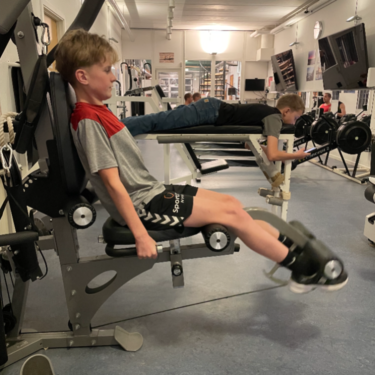 PWRGRLS & Young Guns (12-16 år) tryout image