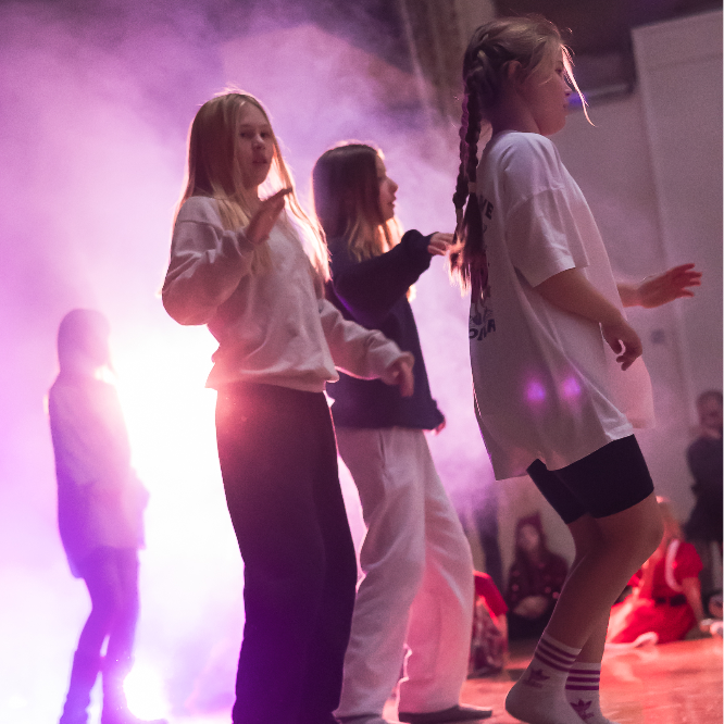 Girly Teens - 13+ - Bernhard Bangs Allé tryout image