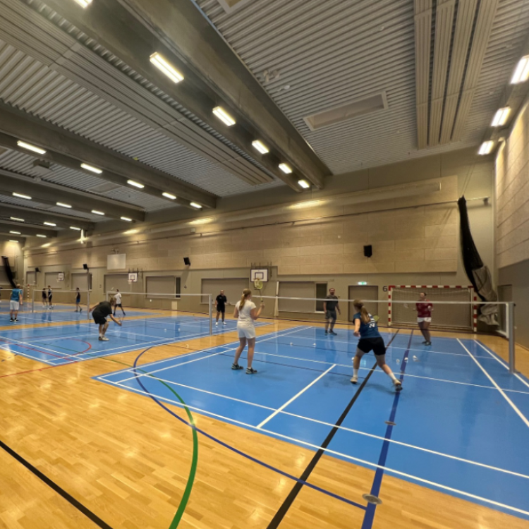 12 - 18 år begynder og let øvede tryout image