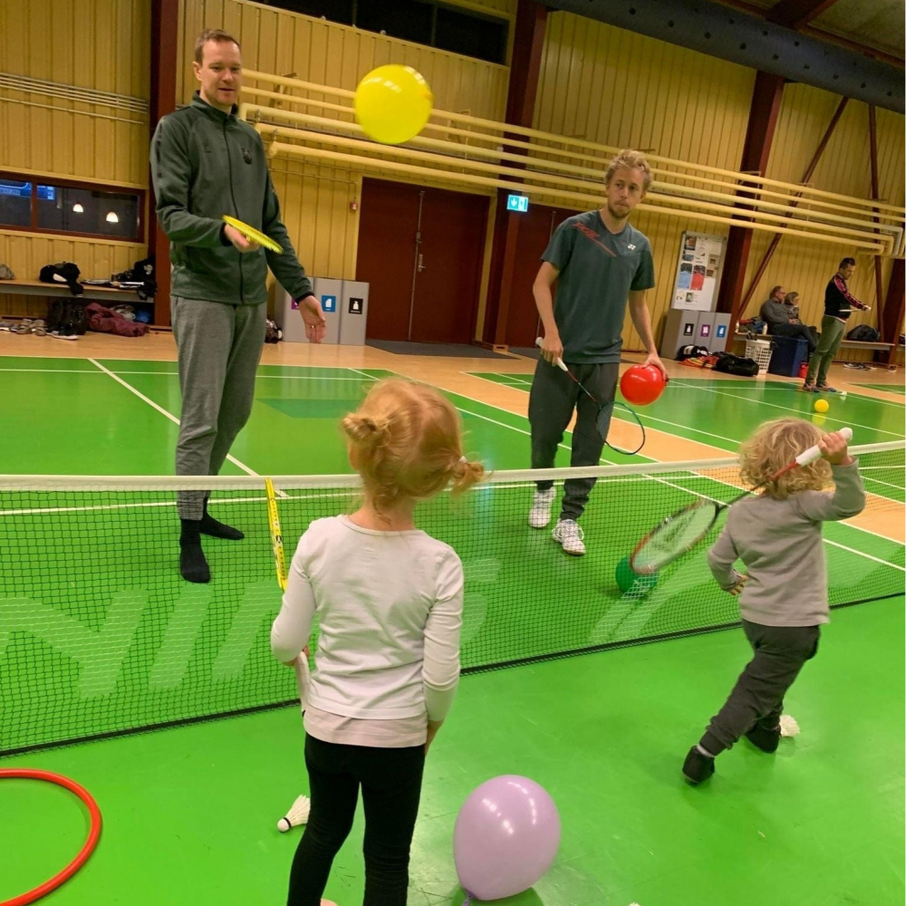 TumleTon - Forældre-barn badminton tryout image