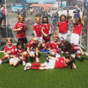 Træning U-8 (Årgang 2018) (Pigehold)