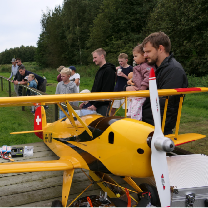Fra studiebord til flyveplads – prøv modelflyvning tryout image