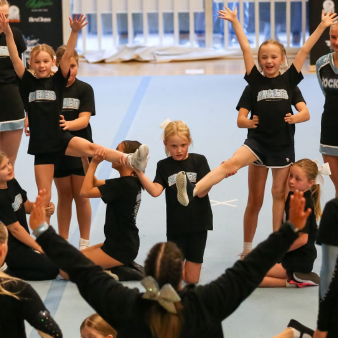 Cosmic, 8-13 år, let øvet og øvet tryout image