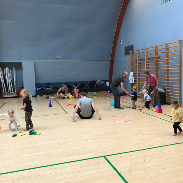 Leg, bevægelse og idræt for 2-5 årige og deres forælder tryout image