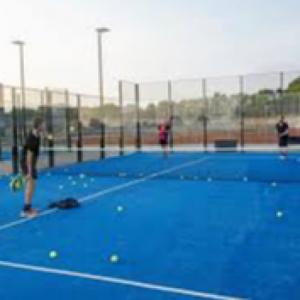 Padeltennishal ved Rantzausmindes Skole i kommune 479
