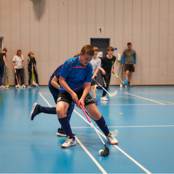 floorball-for-voksne-og-uge-13-ar-1634846667