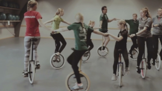 Unicykling for alle aldre og niveauer - Lær at cykle på ethjulet cykel