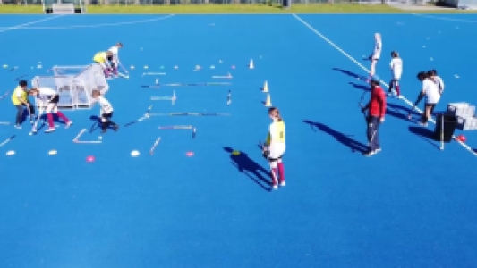 Hockey træning årgang 6 til 8 år