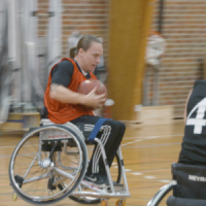 Gratis kørestolsbasket træning